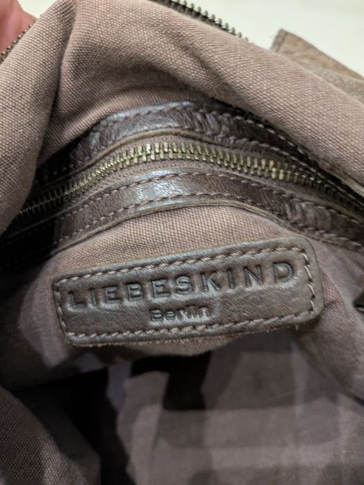 Продам шкіряну сумку відомого бренду.