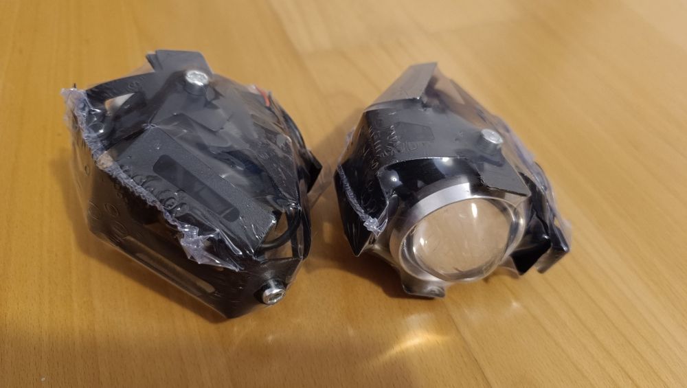 Faróis LED para moto