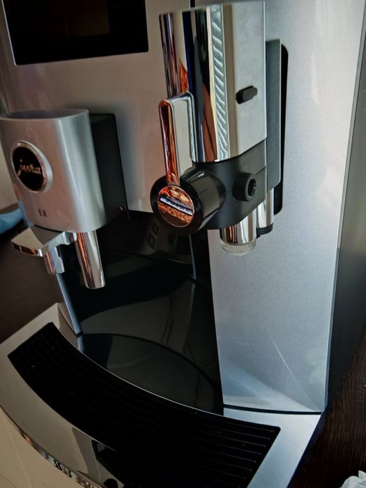 Кавомашина JURA E8 silver як нова