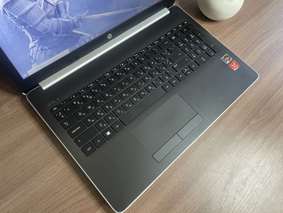 Игровой мощный ноутбук HP/8 ядер/Ryzen 5-2500/256 SSD/ Vega 8 на 4GB