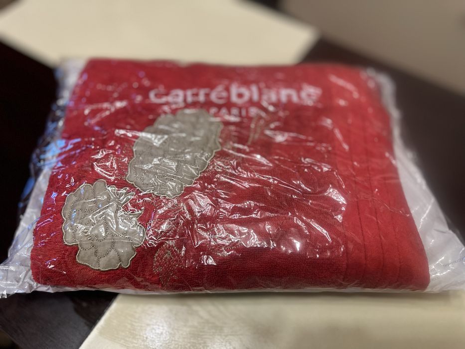 Махровий рушник Carré Blanc