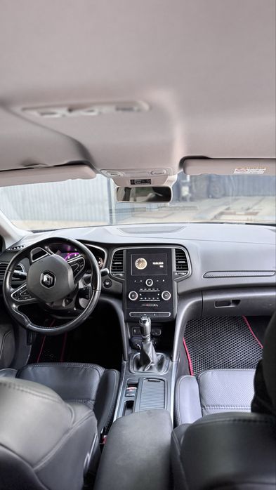 Легковий автомобіль