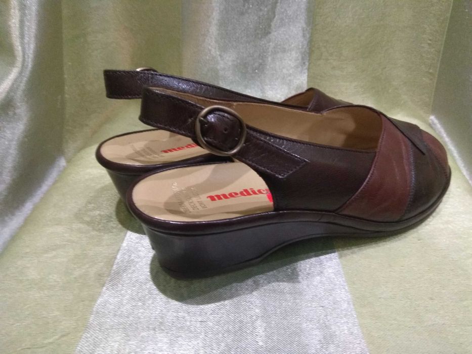 Босоножки   кожаные  38р