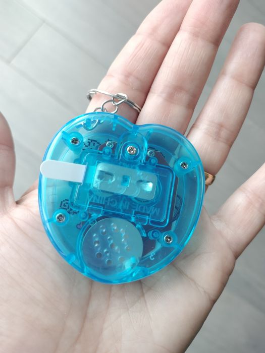 Vende-se Tamagotchi novo nunca usado azul
