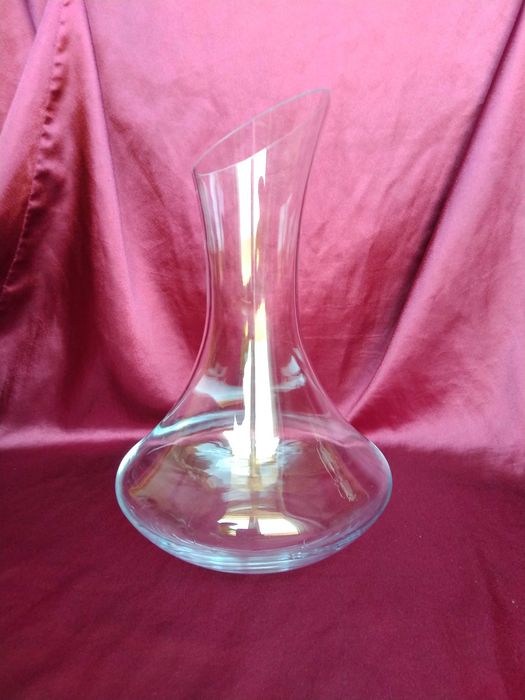 Decanter438084351820441600