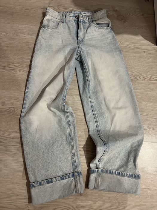 Світлі джинси Bershka