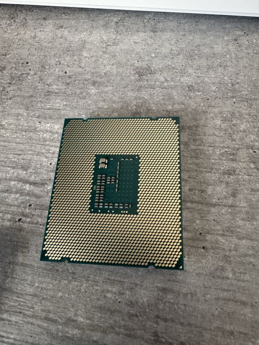 Продам процессор  Xeon 2640 v3