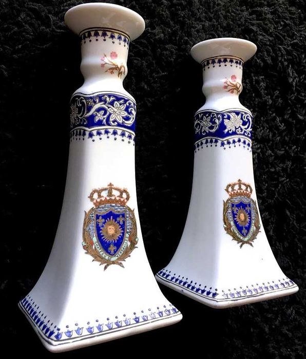 Dois castiçais em azul e ouro decoração brasão "Château de Versailles"