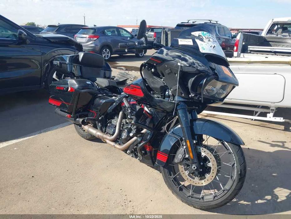 Motocykl Harley-Davidson CVO Road Glide 117 z 2021 roku