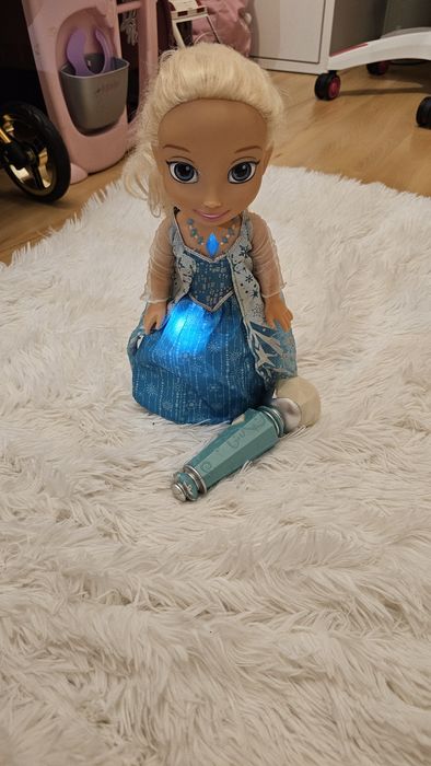 Frozen Elza Kraina Lodu- lalka świeci