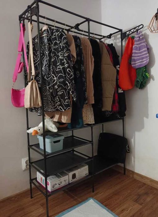 Wieszak stojący podwójny metalowy na ubrania garderoba