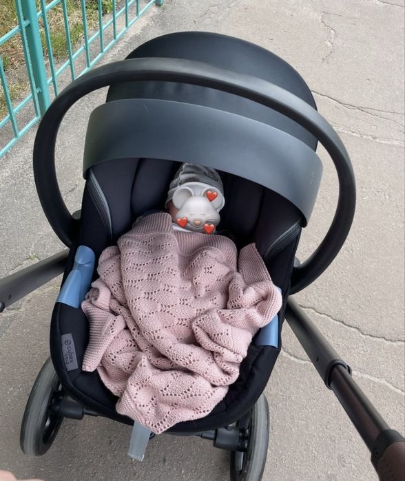 Продам автокрісло CYBEX Aton M