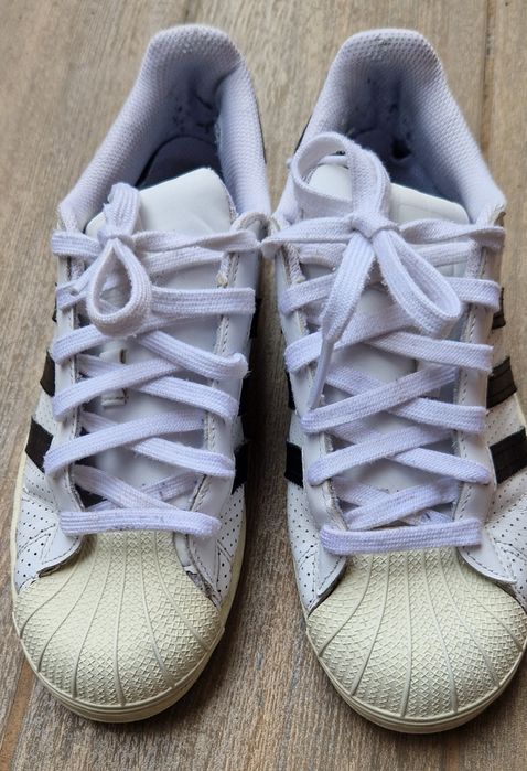 Używane Superstar Adidas rozmiar 39 1/3.