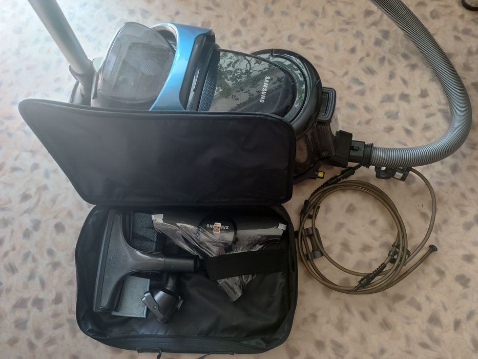 Пилосос Samsung vw9000 для сухого та вологого прибирання