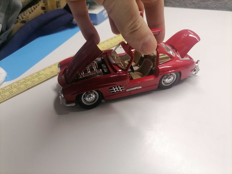 машинка металічна маштаб 1.24