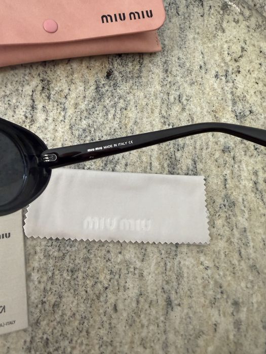Okulary przeciwsloneczne Miu Miu czarne nowe z pudelkiem