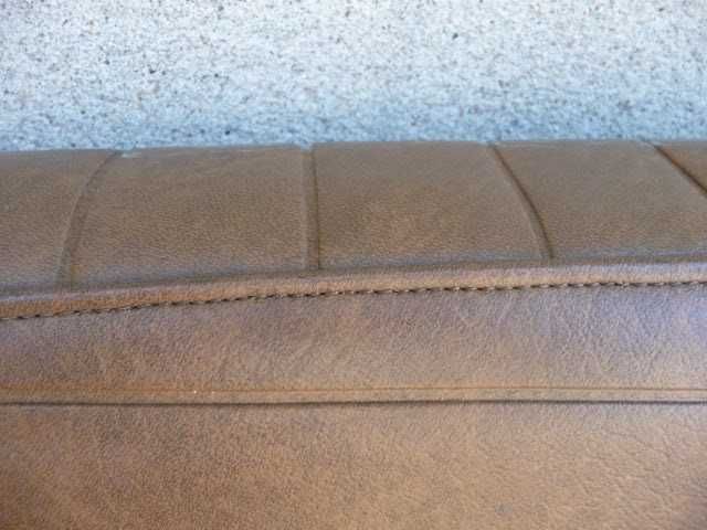 Kanapa z oparciem do jachtu, łódki.