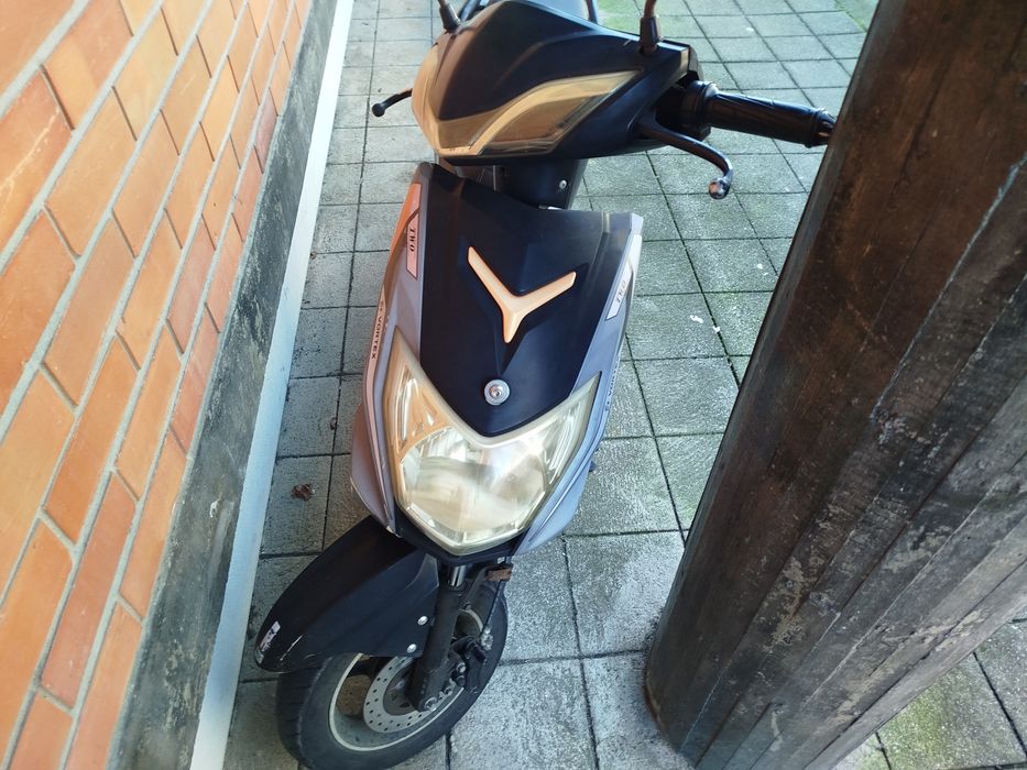 Scooter elétrica usada sem carregador