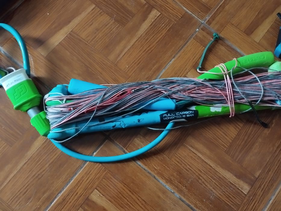 Equipamento kitesurf