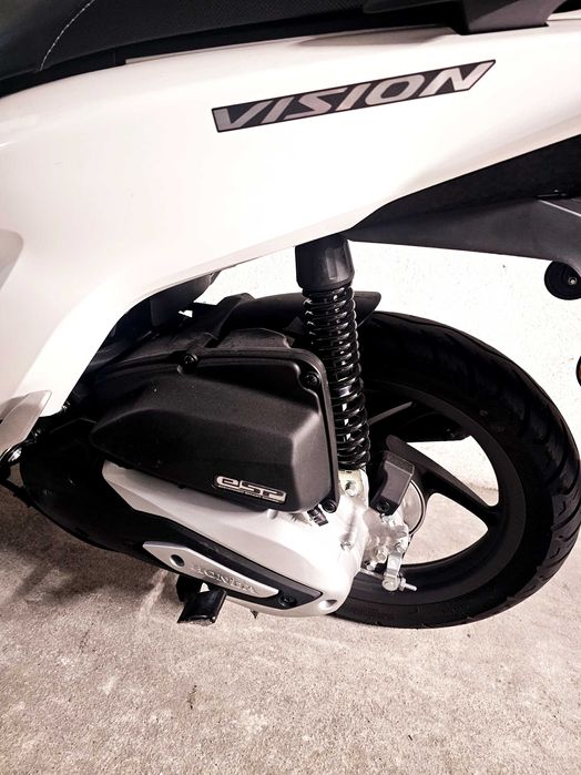 Scooter Honda Vision 110 acidentada