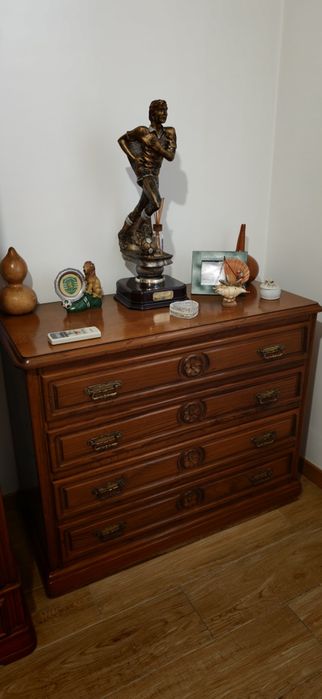 Mobília de Quarto Completa e Mesa de Sala com 6 Cadeiras