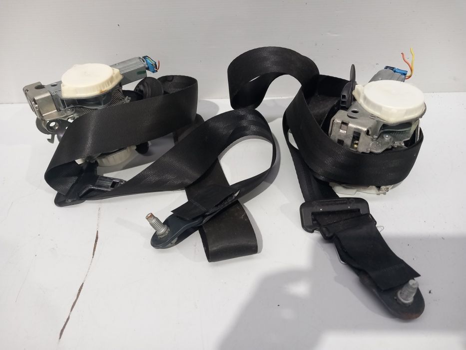 Cinto de segurança frente direito Citroen C3 2009 a 2013