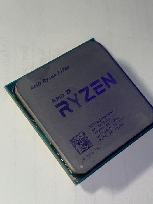 Процесор AMD Ryzen 3 1200