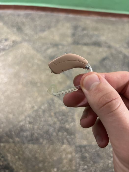 Продам слуховий аппарат AudioService з гарантією і зовсім нові.