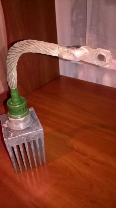 Продам диоды ВЛ-200, В 200 с радиатором