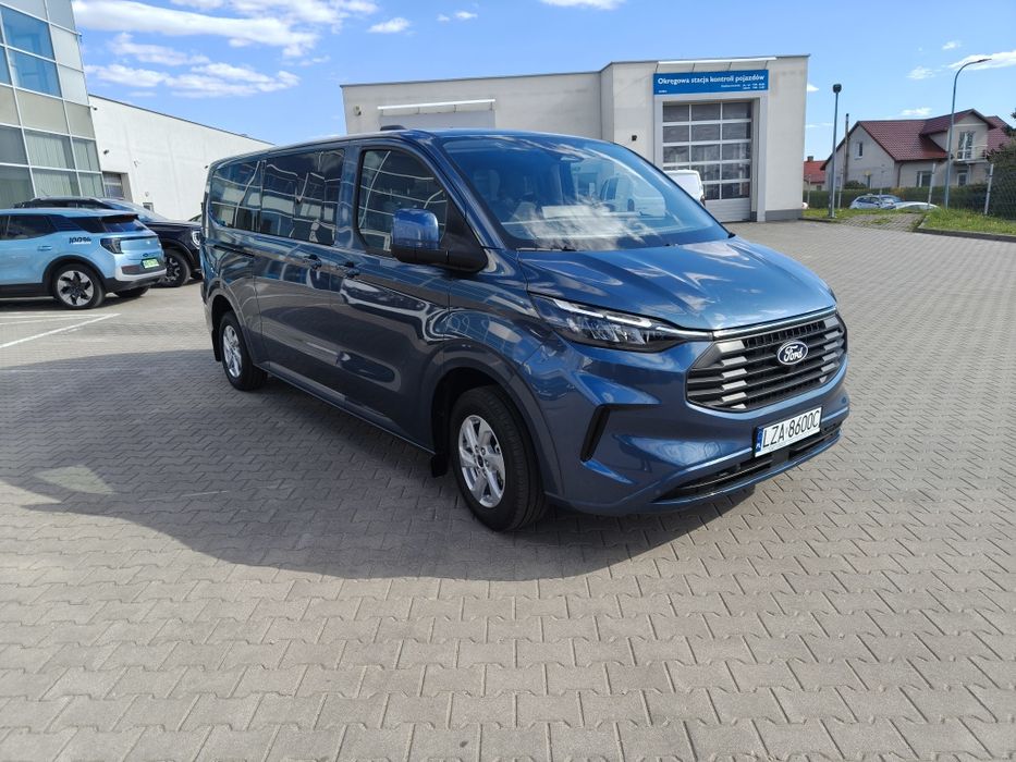 Wynajem auta Ford Transit Costum 9 osób nie trafic bus