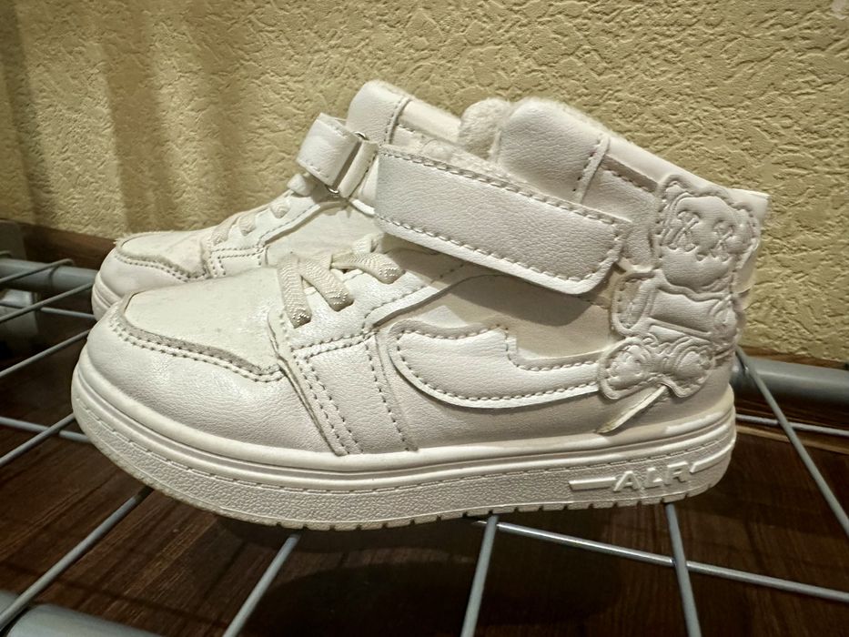 Кросівки для дівчинки