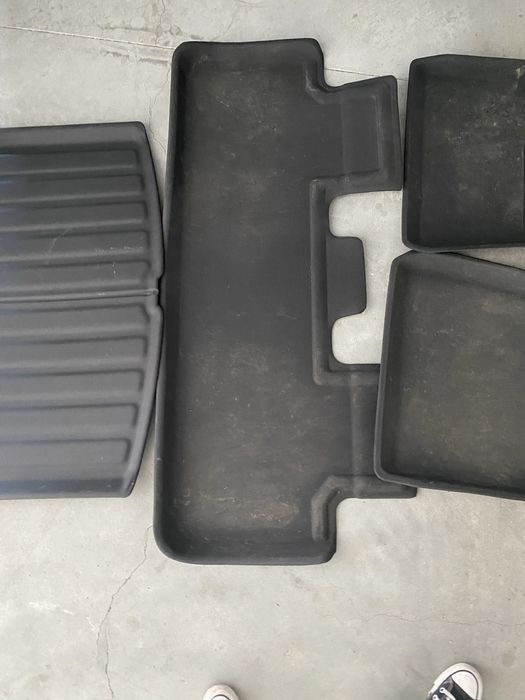 Tapetes tesla Y + oferta Hub USB e caixas de arrumação