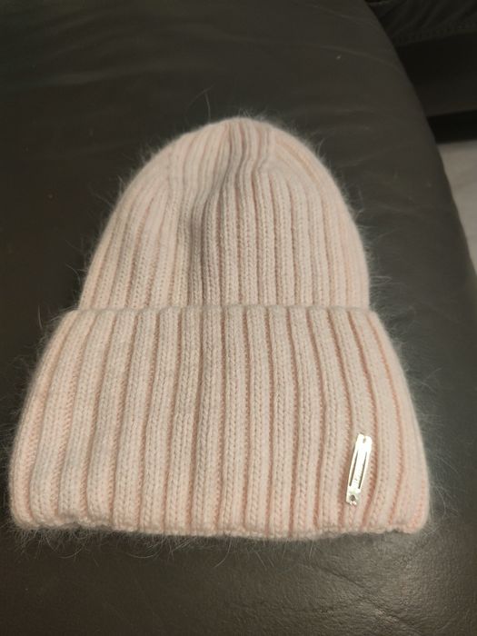 Piękna nowa czapka z angory z angorą