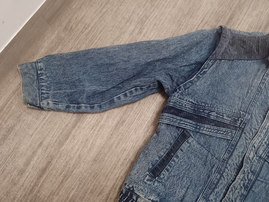 Sprzedam męską kurtkę jeansową rozmiar XL.