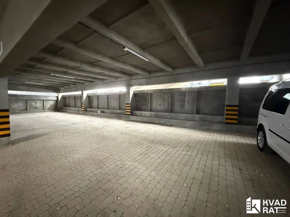 Продаж паркомісця у ЖК Містечко Центральне, вул.Височана, центр