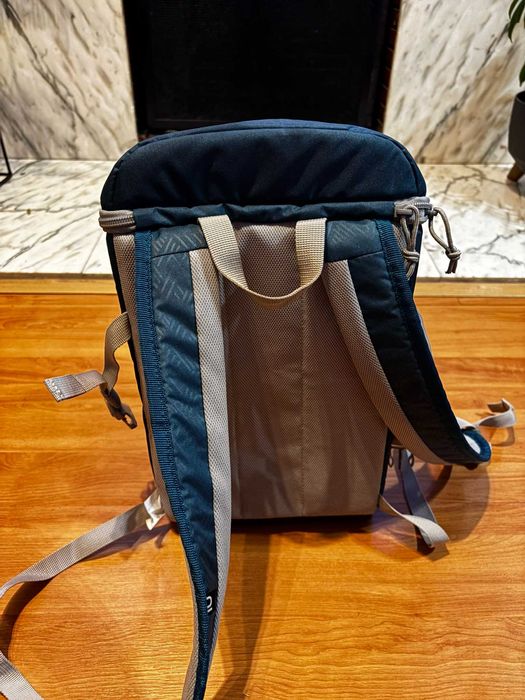 Mochila Geleira Quechua 10L - Ice Compact (Como Nova)