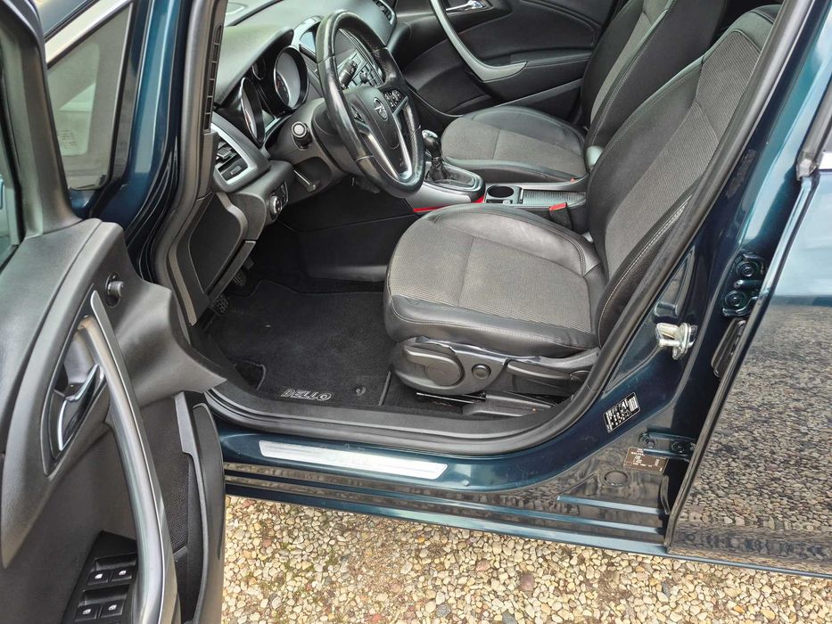 Sprzedam Opel Astra J 1,4 benz 140kM 2014 rok produkcji