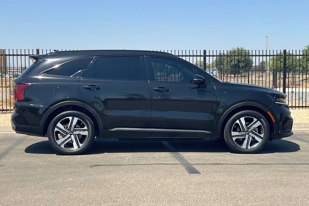 Kia Sorento Plug-In Hybrid SX      2022