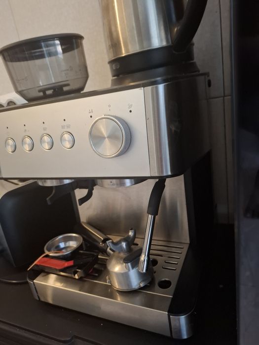 Maquina de café  com moinho de grãos