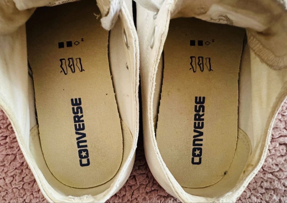 Damskie conversy Chuck Taylor w rozmiarze 40-41