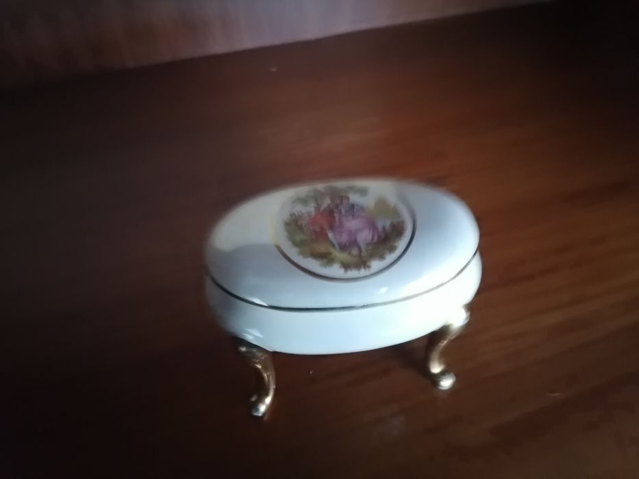 Peças decorativas em louça