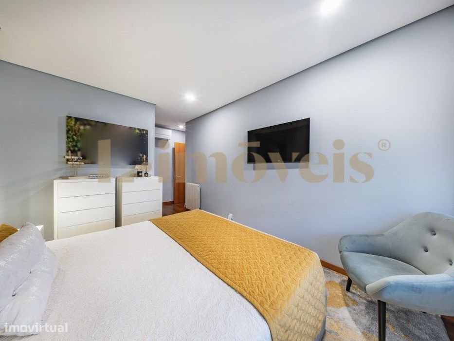 Apartamento T3, Mobilado E Equipado, No Fórum, Vizela.