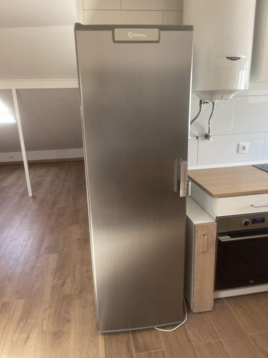 Loft a estrear com 70mt em open space com despesas da água, eletricidade, TV e internet incluídas.
