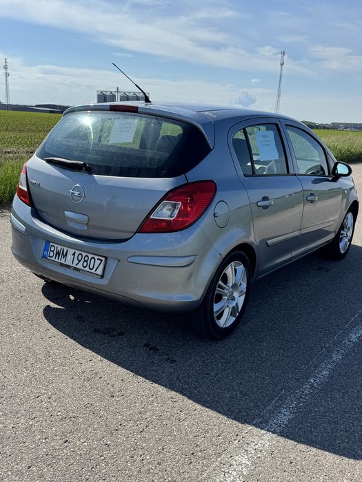 Opel corsa D benzyna