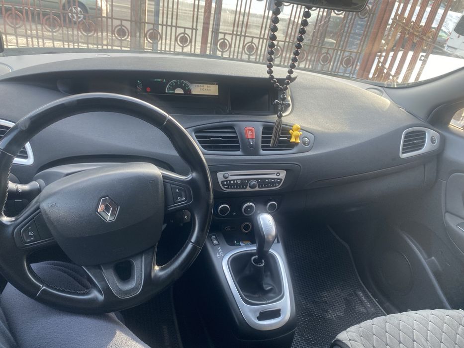 Renault Grand Scenik 3 2011