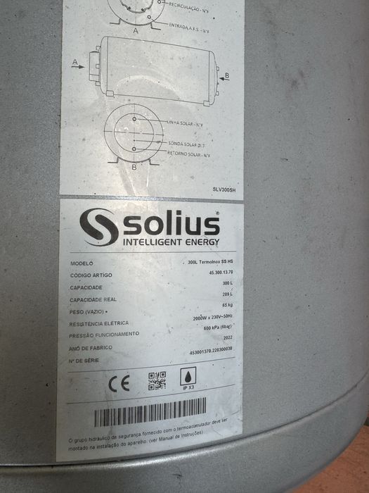 Bomba de calor biomassa Domusa Teknic e cilindro de água marca Solius