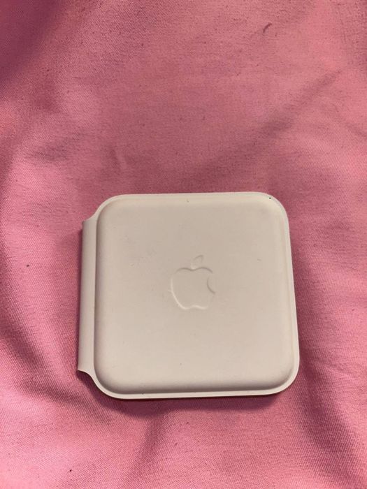 Продам бездротову зарядку, Apple