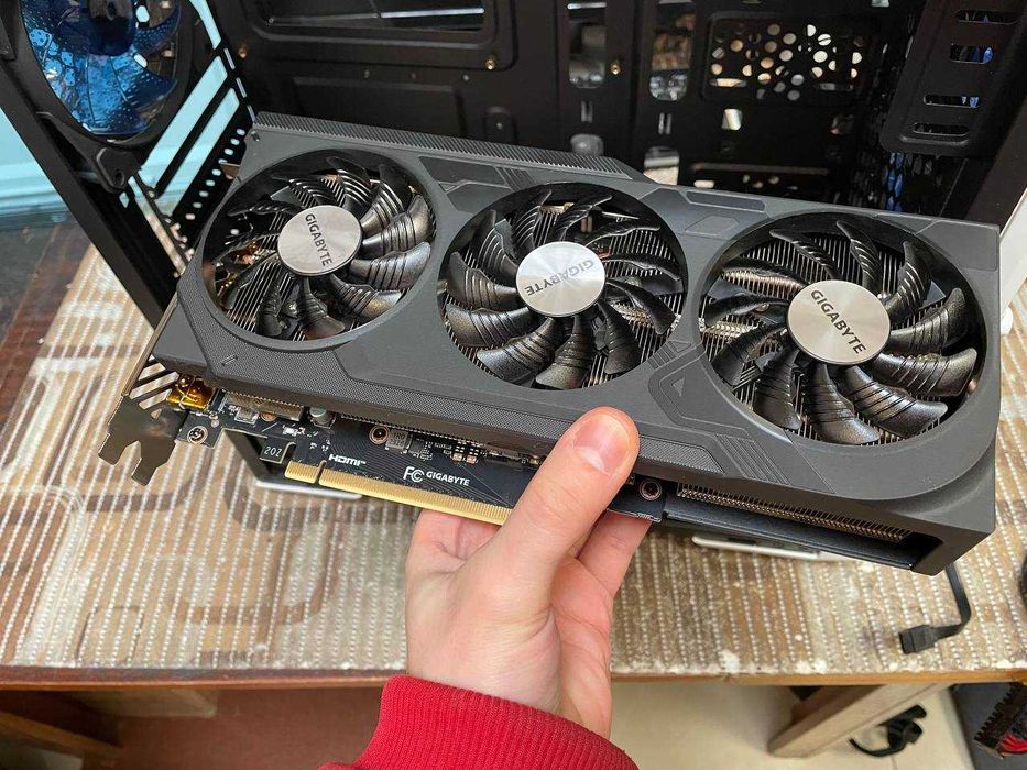 Системний блок з RTX 4070, Ryzen 9 5900x та 32GB DDR4 3600
