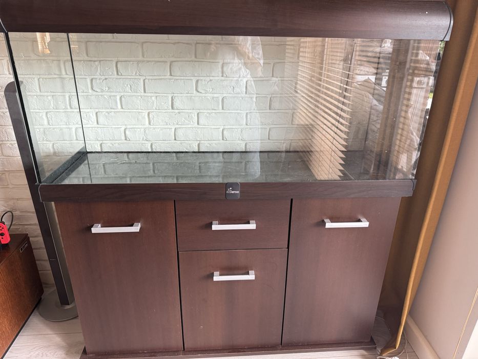 Sprzedam akwarium 240 l
