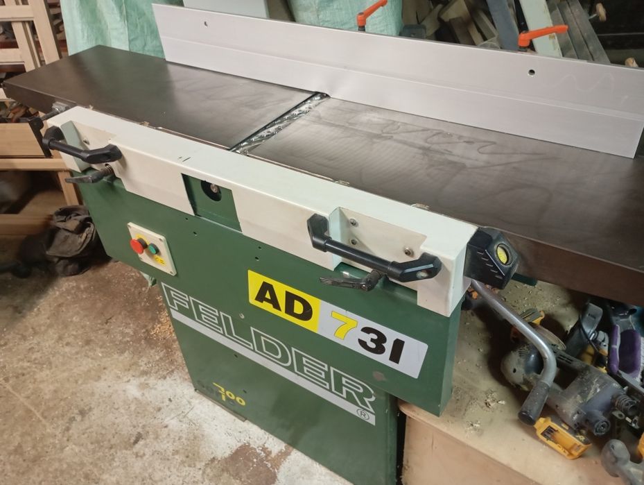 Dewalt grubościówka 735